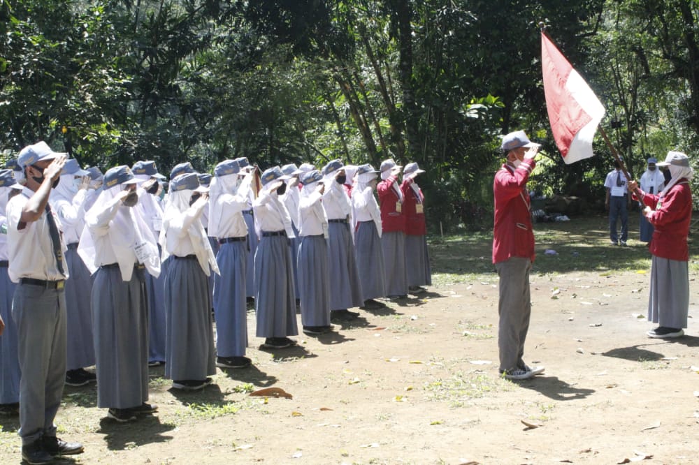MENYIAPKAN PEMIMPIN MASA DEPAN LEWAT LDK